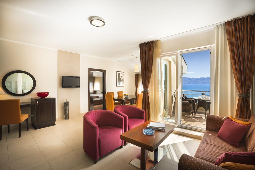 Valamar Atrium Residence Baška Dış mekan fotoğraf